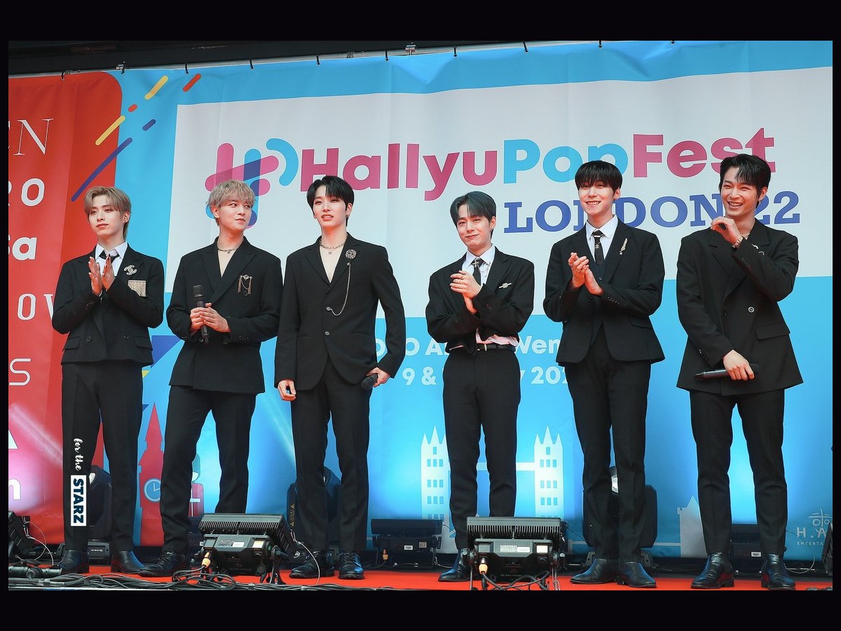 ONEUS at HallyuPopFest London in 2022.