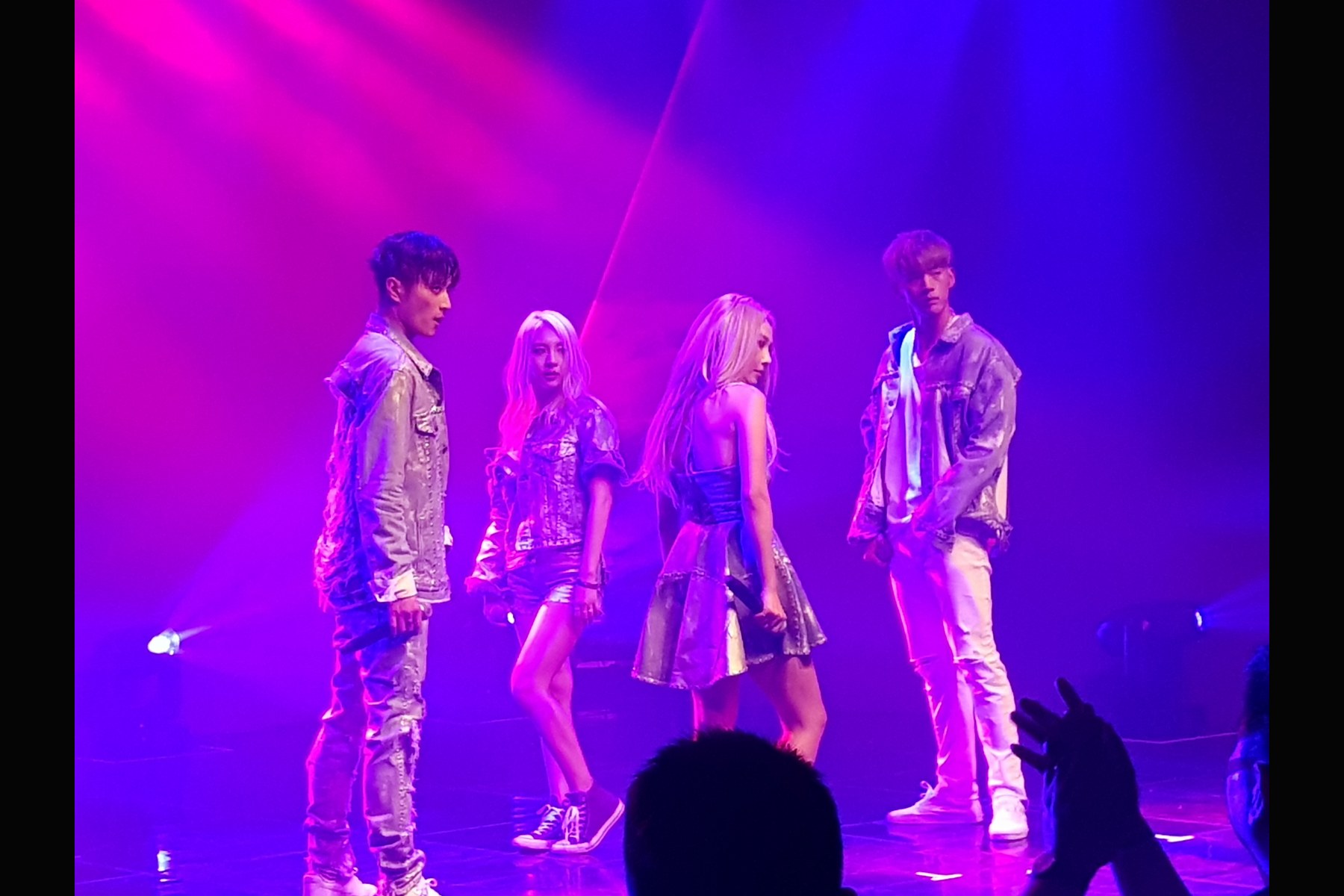 A K-pop Fan's Practical Paris Fashion Week Checklist: Dates, Sources and Real-Time Updates. Archive image: KARD at a 2017 showcase; not evidence of current Paris Fashion Week attendance.