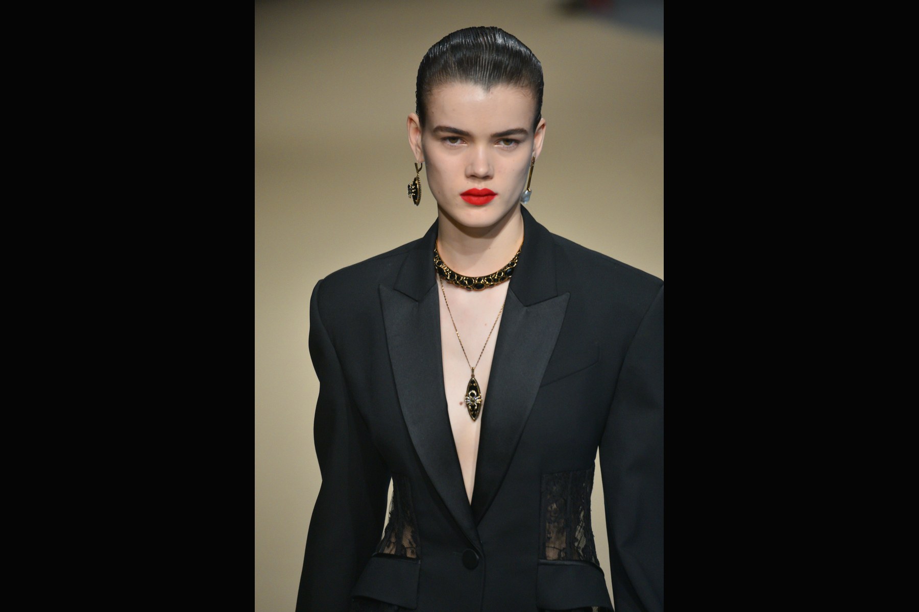 Korean Fashion at Paris Week 2026: KIMHEKIM, Concept Korea and EENK. Archive runway context from Paris Fashion Week 2018; not evidence of current artist attendance.