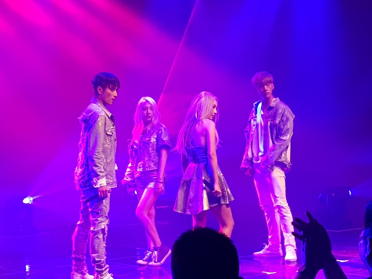 A K-pop Fan's Practical Paris Fashion Week Checklist: Dates, Sources and Real-Time Updates. Archive image: KARD at a 2017 showcase; not evidence of current Paris Fashion Week attendance.